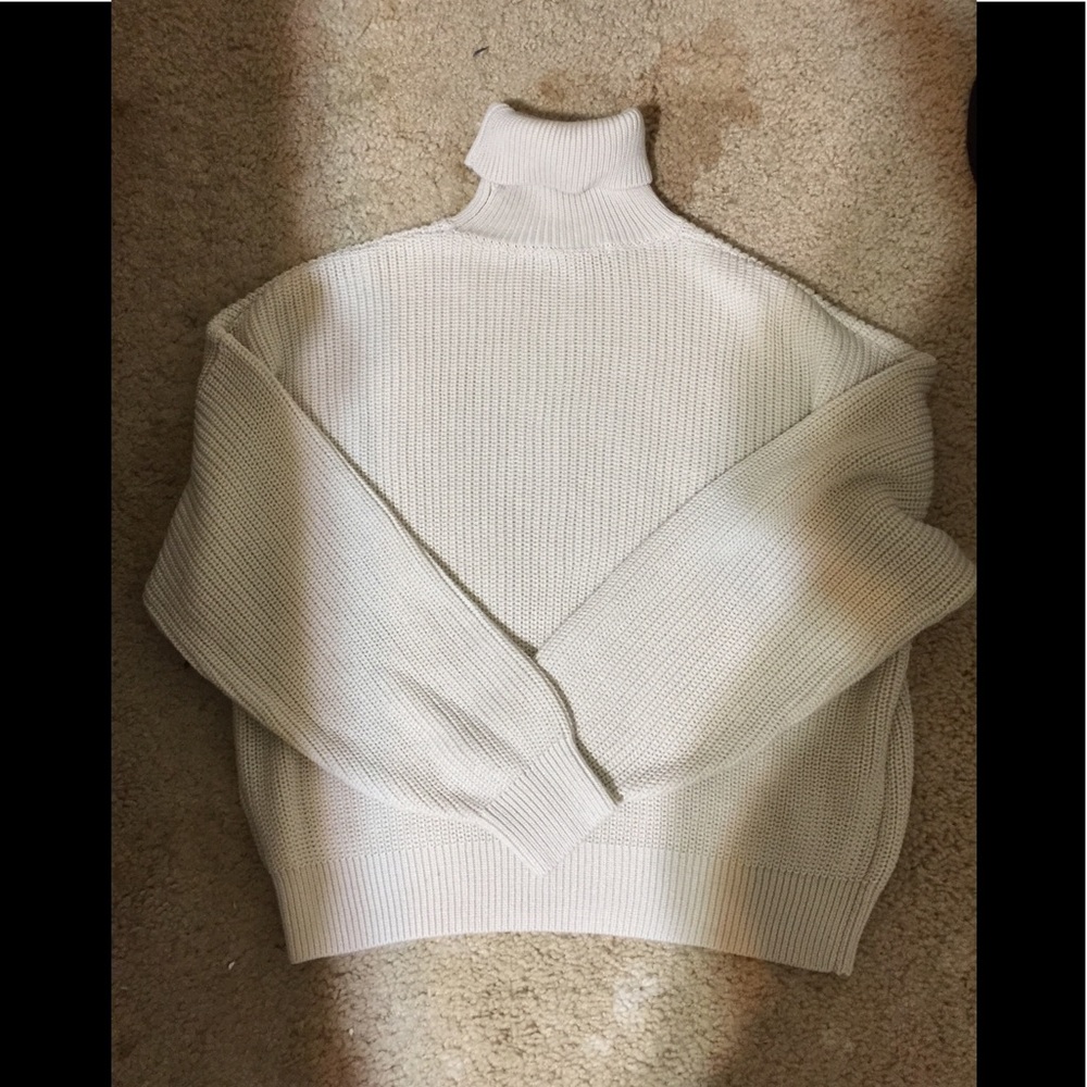 Brandy Melville cream Brianna Turtleneck sweater - Picture 4 of 4